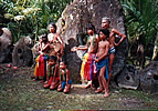 ヤップ島 ウェロイ（Weloy）村の酋長とその家族