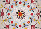 「スザニ」と呼ばれる伝統刺繍　非常に色鮮やかなところが、人気です。